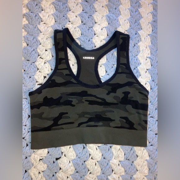 Leonisa Shapewear Camo set. *Different Sizes*
L Leggings and XL Sports Bra - Picture 4 of 11